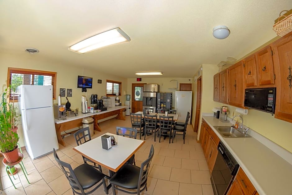 Knights Inn - Chanute
