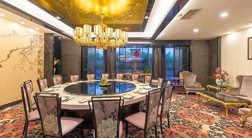 Park Lane Hotel