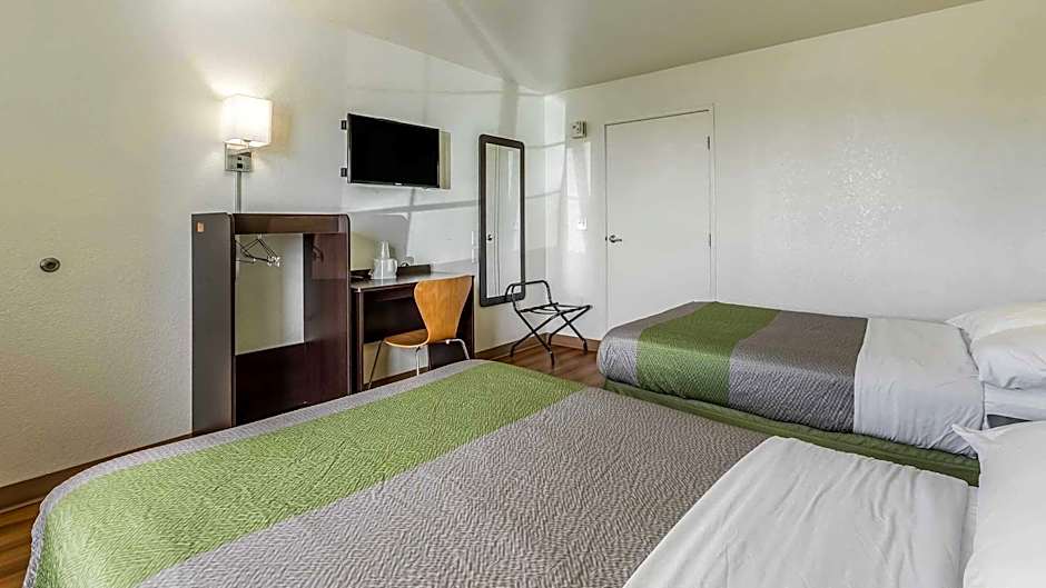 Motel 6-El Paso, TX - East