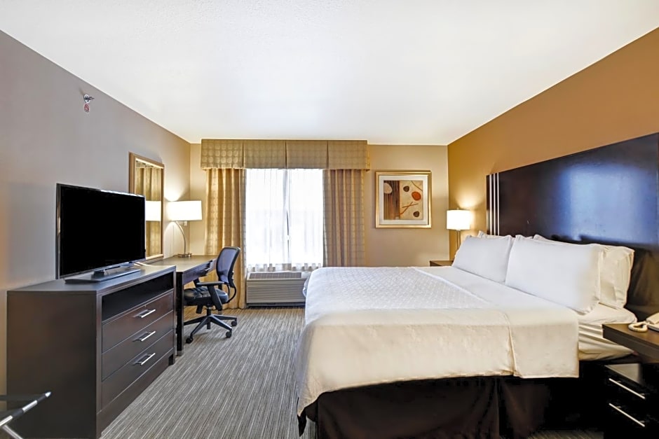 Holiday Inn Express Hotel & Suites Milwaukee-New Berlin, an IHG Hotel
