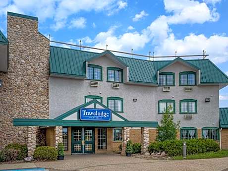 Travelodge by Wyndham Lacombe