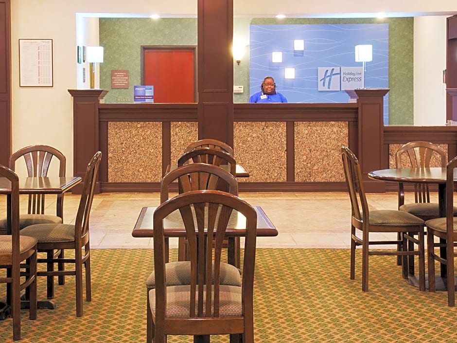 Holiday Inn Express Hotel & Suites Livingston By IHG