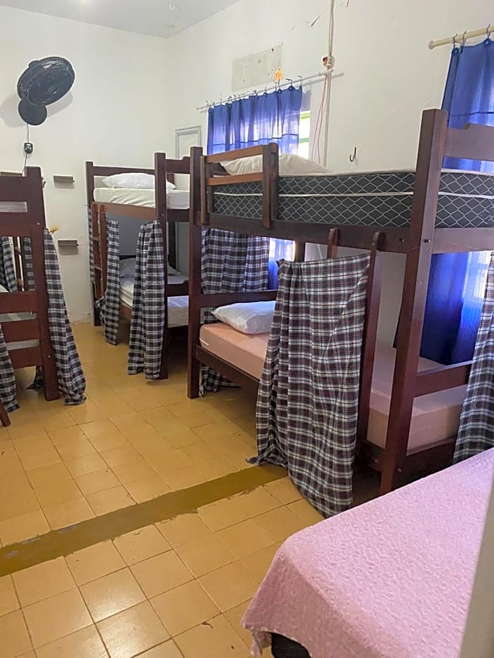 Hostel e Camping da Cris