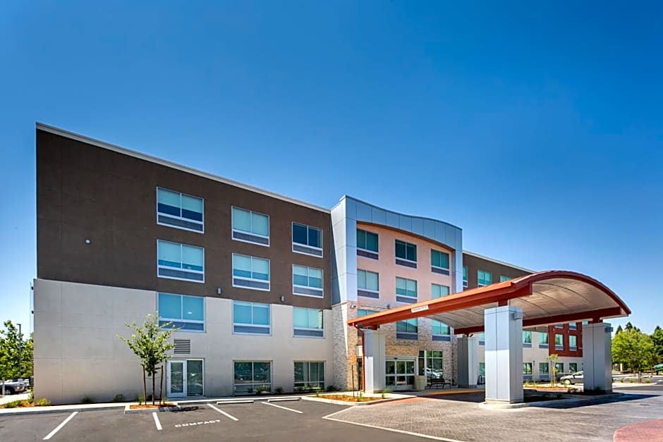 Holiday Inn Express And Suites Chico By IHG