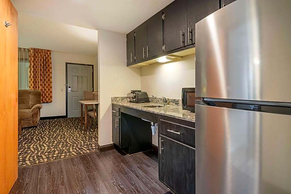 Quality Inn And Suites Rochester