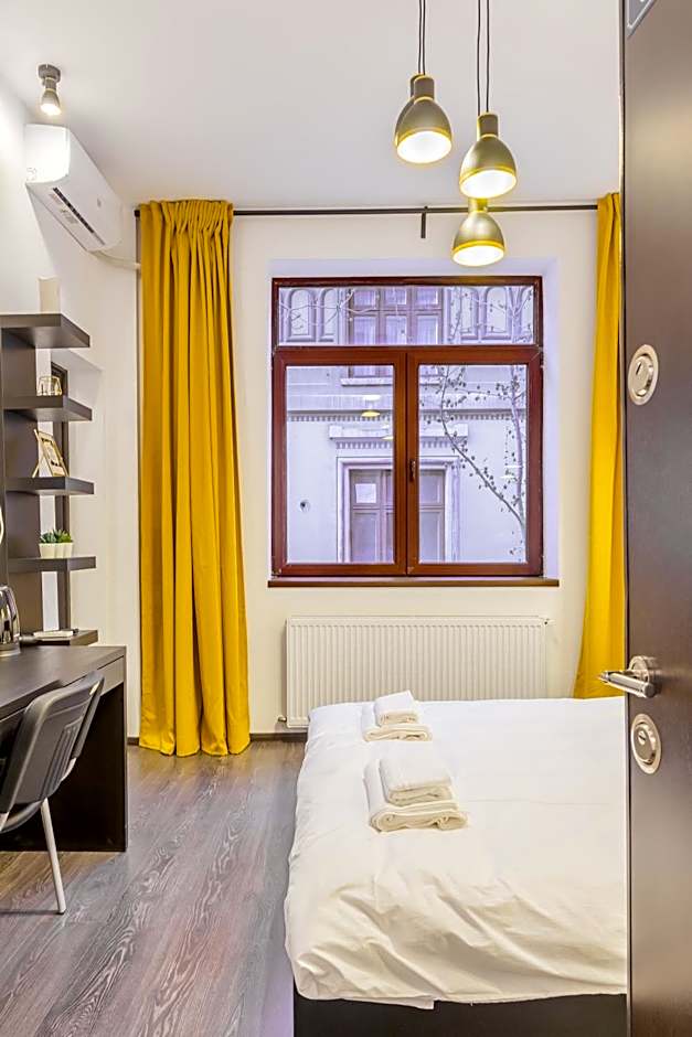 CHÂTEAU: Upscale Suites in Bucharest's Historical Center!