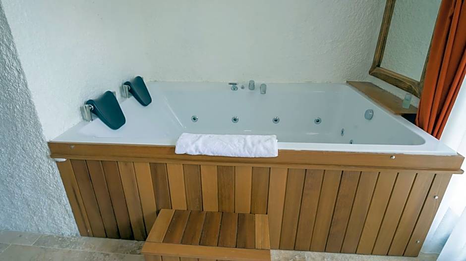 Aura Village Alacatı