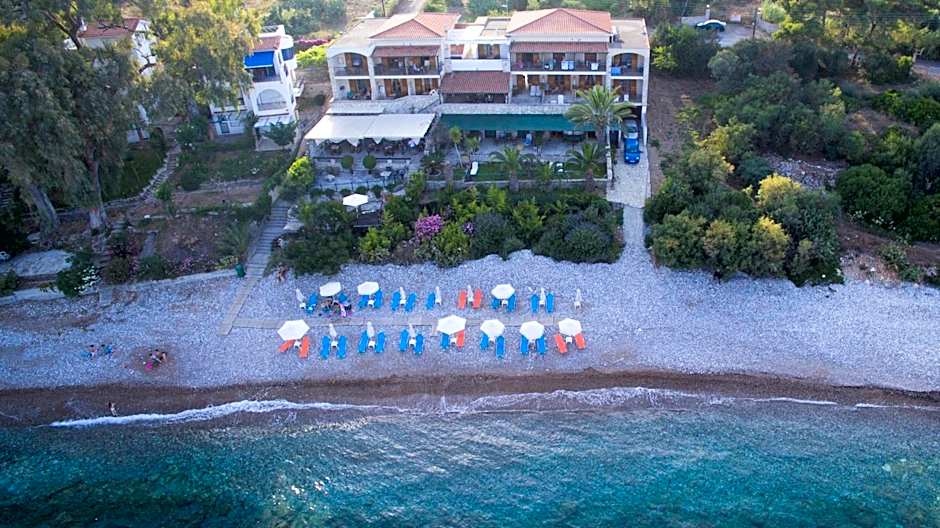 Grekis Beach Hotel and Apartments