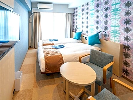 Standard Twin Room with Balcony
