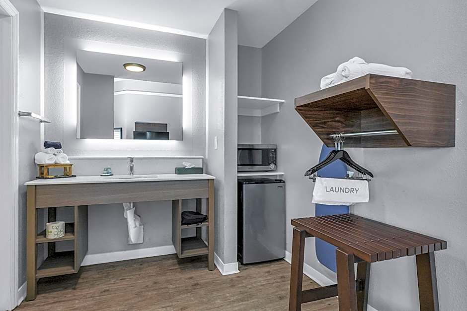 Inn At Rockaway