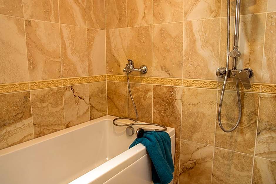 Vemara City Boutique Hotel-free parking