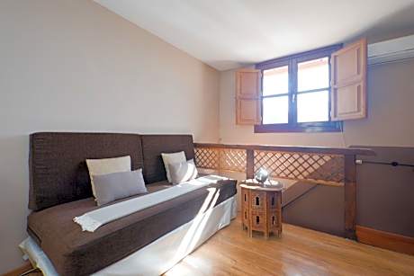 Double Room with Private Bathroom and Views to the Alhambra