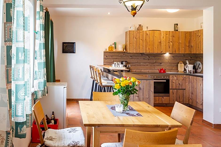 Almhaus Alpenrose Postalm