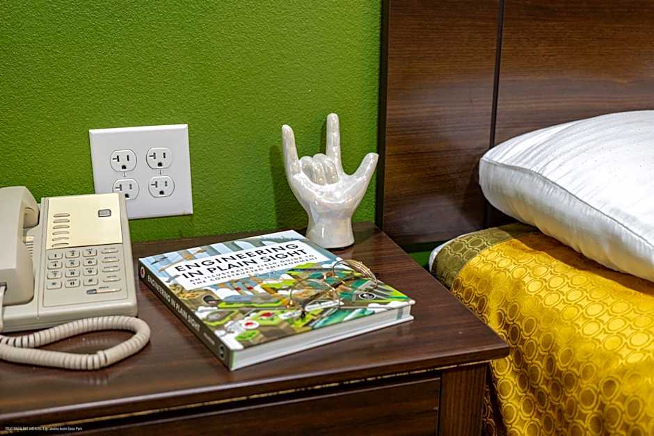 Texas Bungalows Hotel & Hotel Que at Lakeline Austin Cedar Park