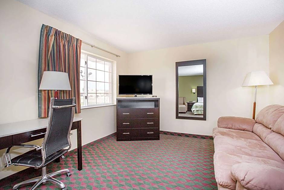 Days Inn by Wyndham Lexington NE