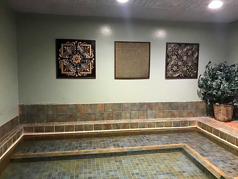 Riverside Hot Springs Inn & Spa - Adults Only