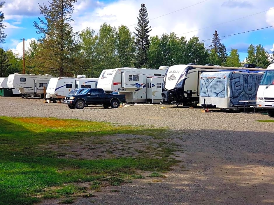 100 Mile Motel & RV Park