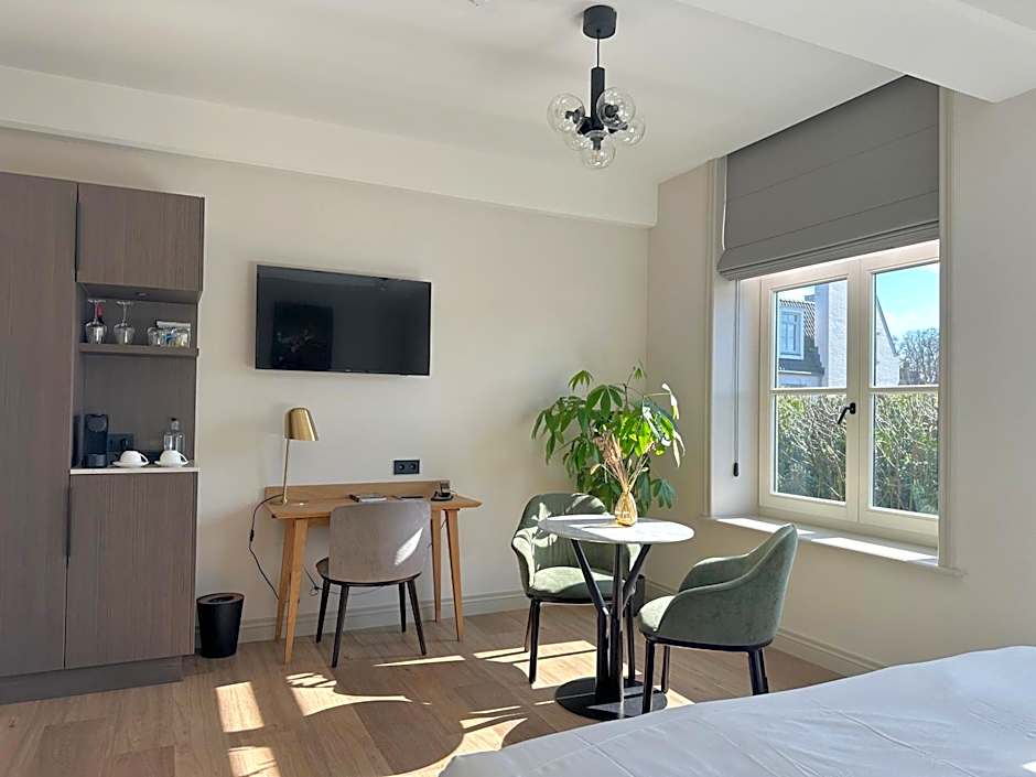 Hotel Flora Batava