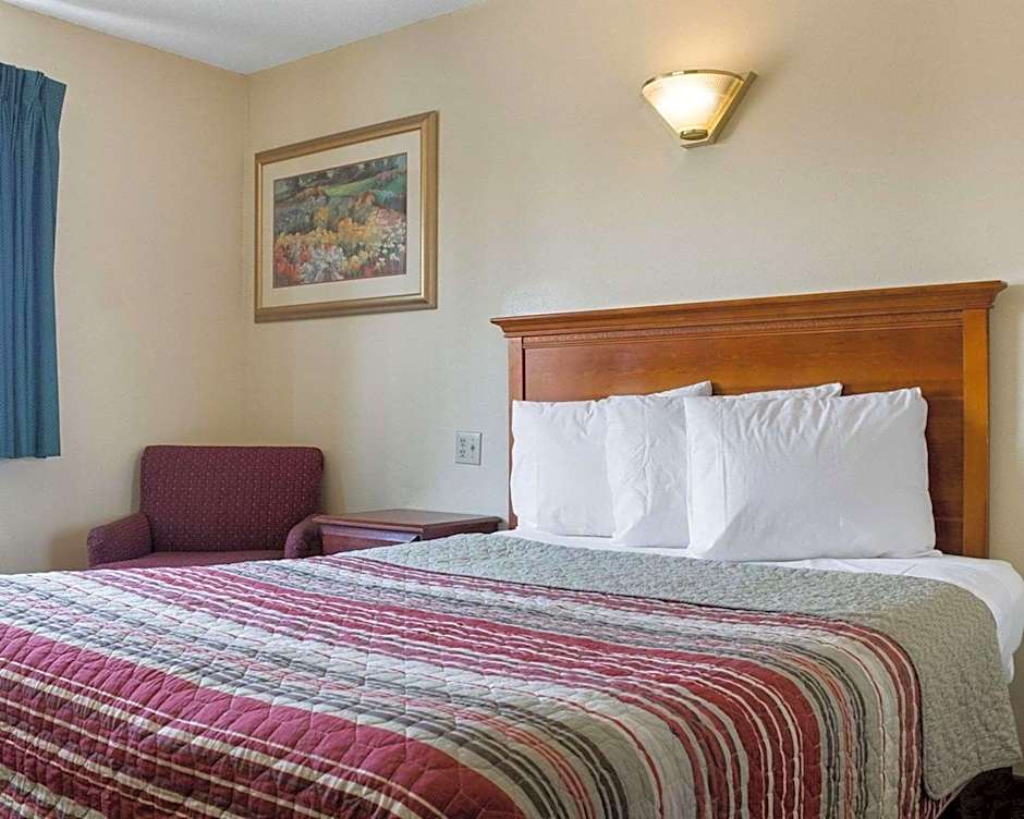 Rodeway Inn West Fargo Main Ave.