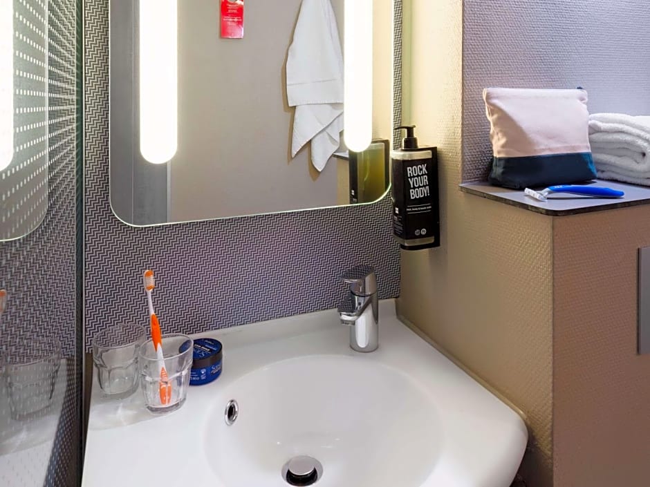 ibis Cergy-Pontoise Le Port