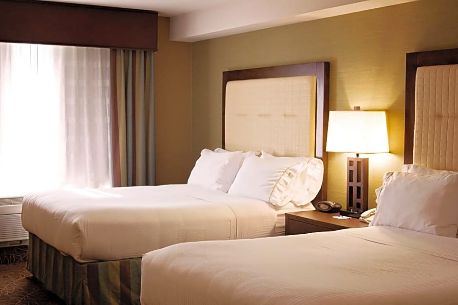 Holiday Inn Express & Suites Logan By IHG
