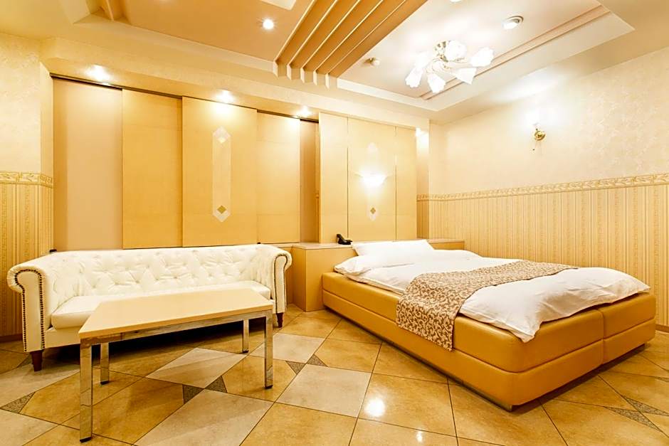 Hotel Luna (Adult Only)