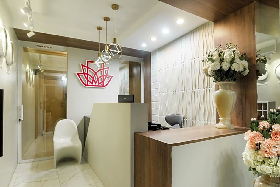 Monica Midtown Suites