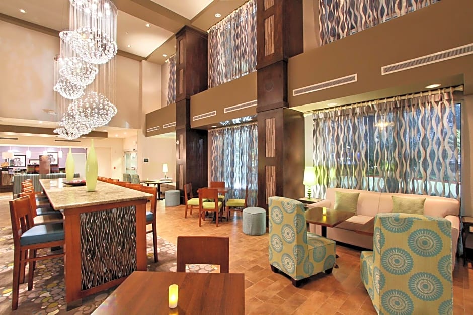 Hampton Inn & Suites Winnie