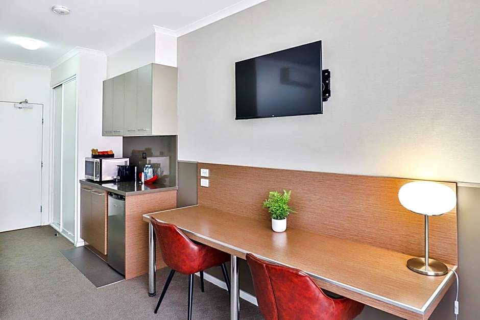 Indulge Apartments - Ontario