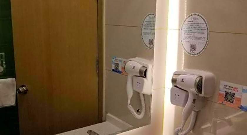 GreenTree Inn Heze Changcheng Road Tianhua E-commerce Logistics Park Express Hotel