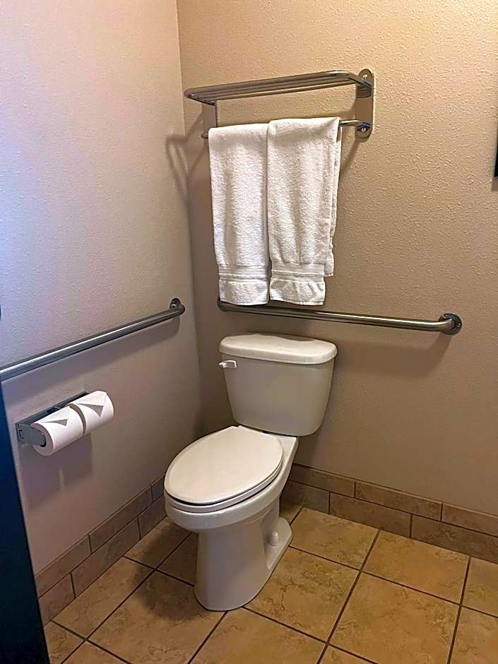 Best Western Plus Landmark Hotel