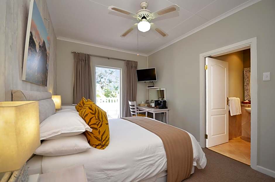 Lodge on Main Guest House and Conference Centre