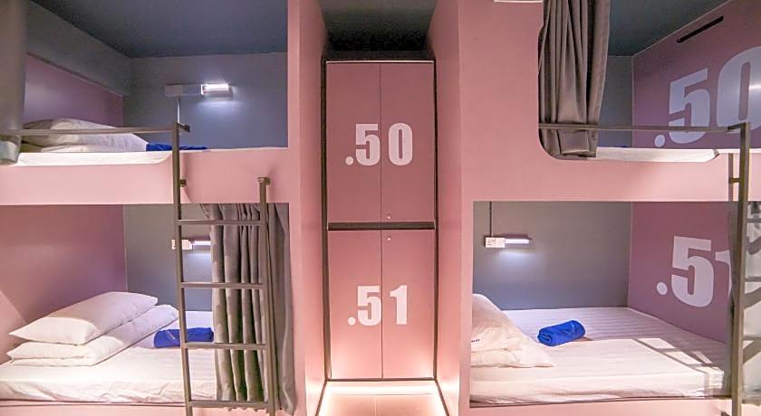 Homy Seafront Hostel