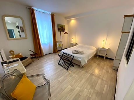 Chambre & salle de bain privée - LV 33