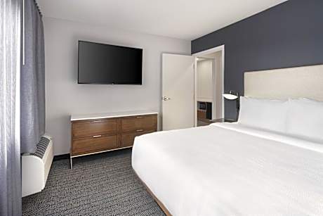 One-Bedroom King Suite with Sofa Bed - Hearing Accessible