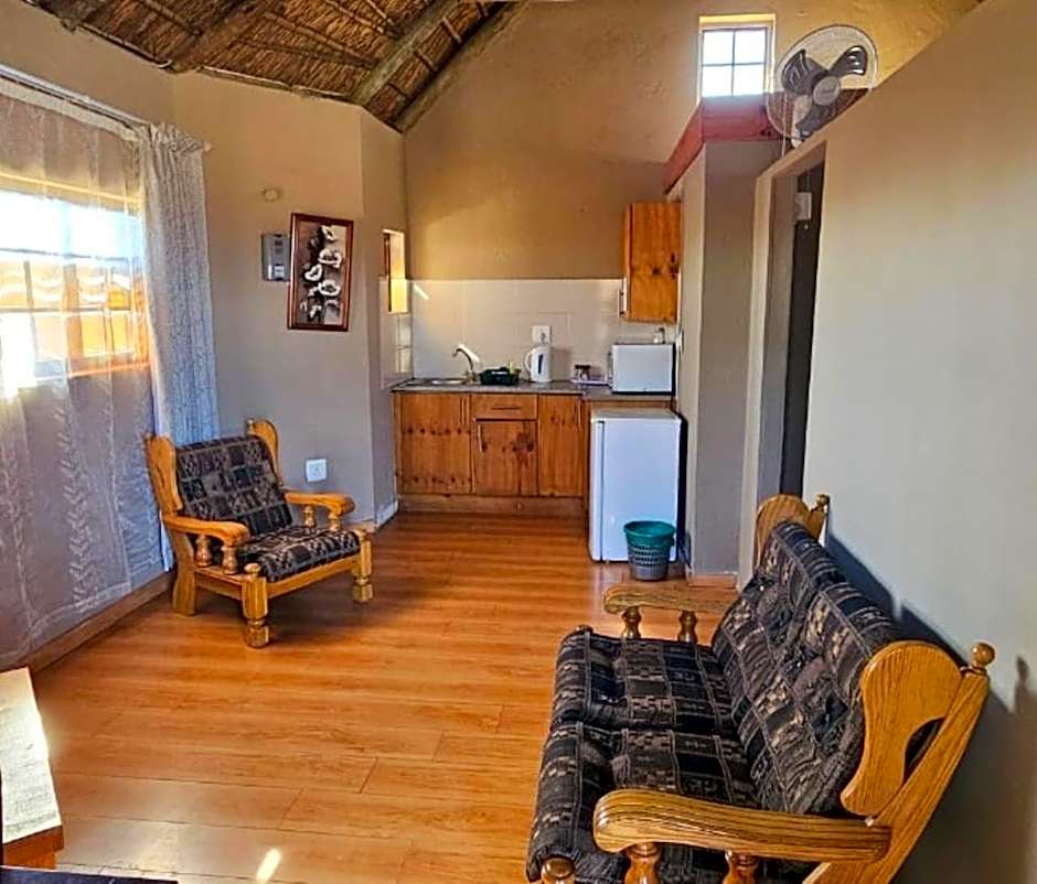 Gaggle Inn Guest Lodge