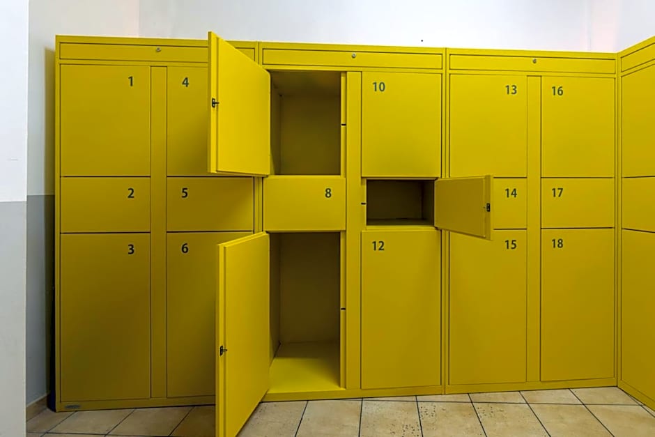 El Josemari Youth Hostel - Albergue Juvenil