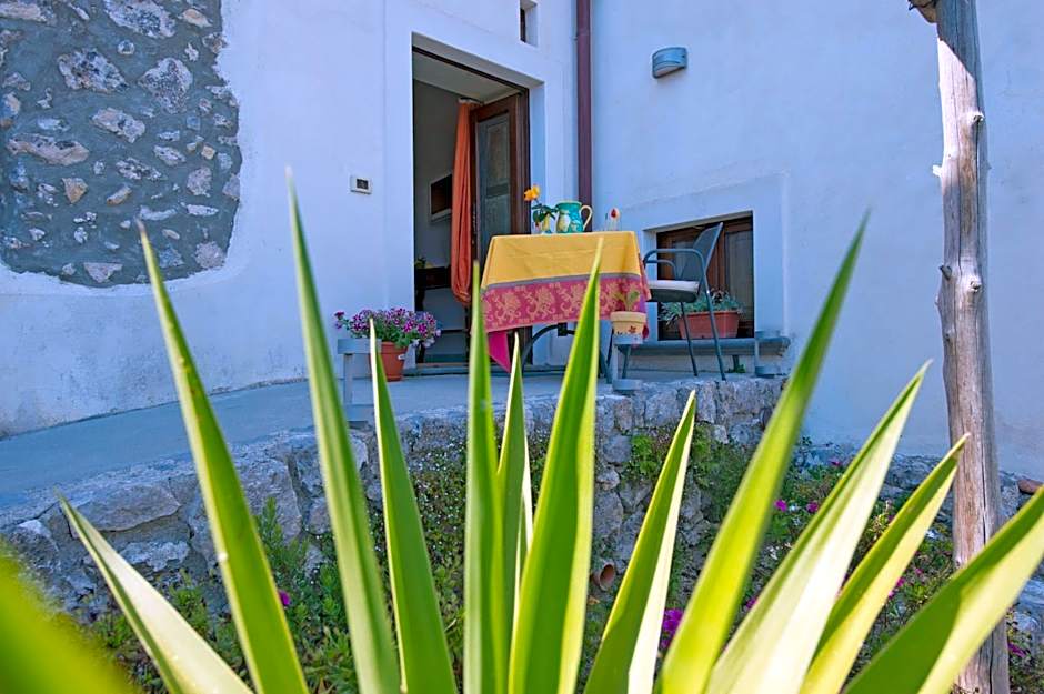 L'Antico Borgo Dei Limoni