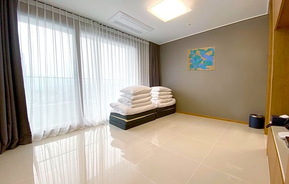 The BlueMark Hotel Sokcho