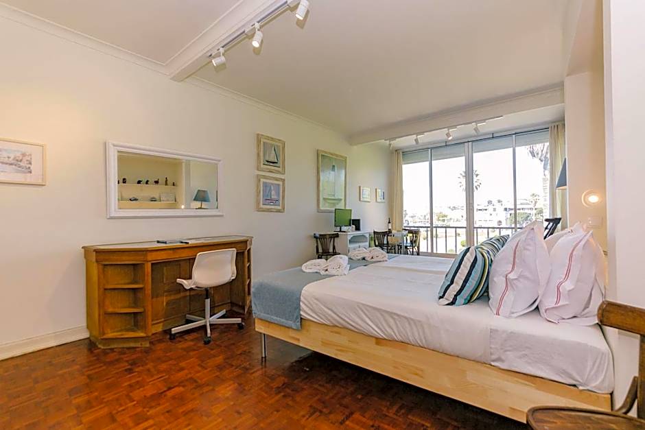 Rent4Rest Estoril Beachfront Apartments