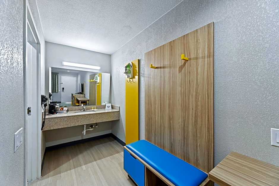 Days Inn by Wyndham McKinney