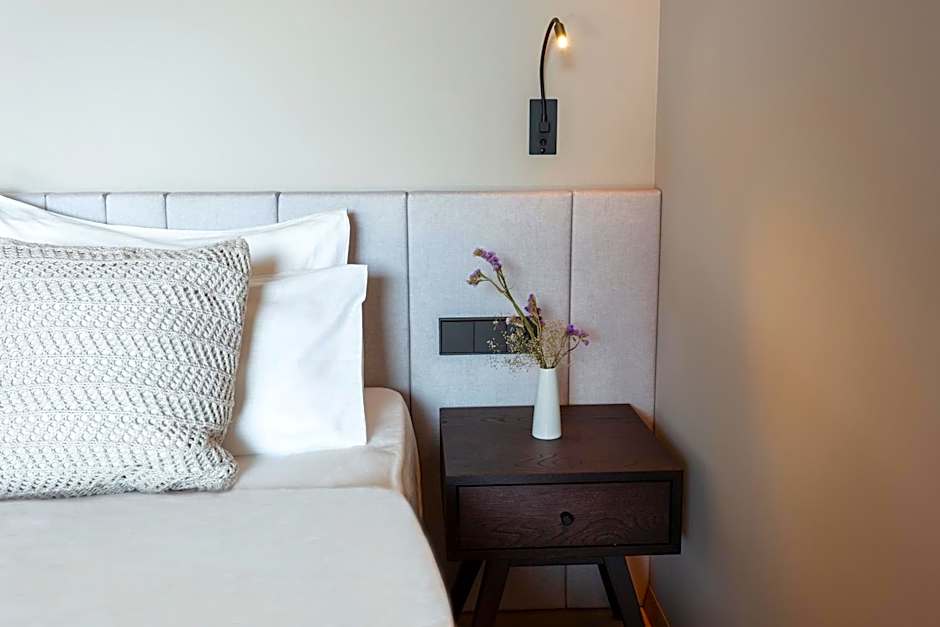 Avidea - Adults Only