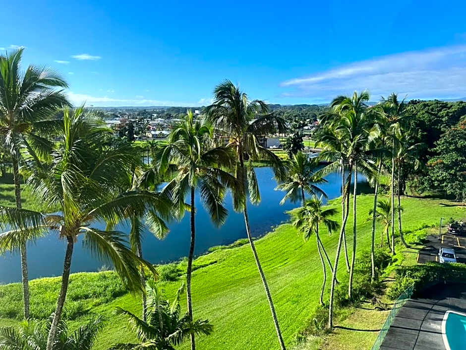 Stunning Views Best location in Hilo 2BR modern Condo