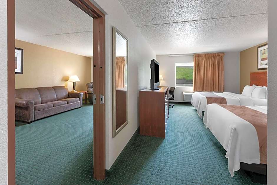 Baymont by Wyndham Jamestown Conference Center & Water Park