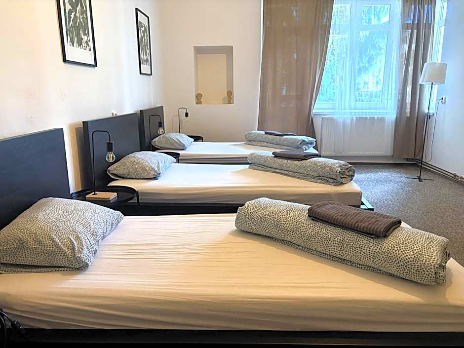 Black Style ROOMS Moravske namesti