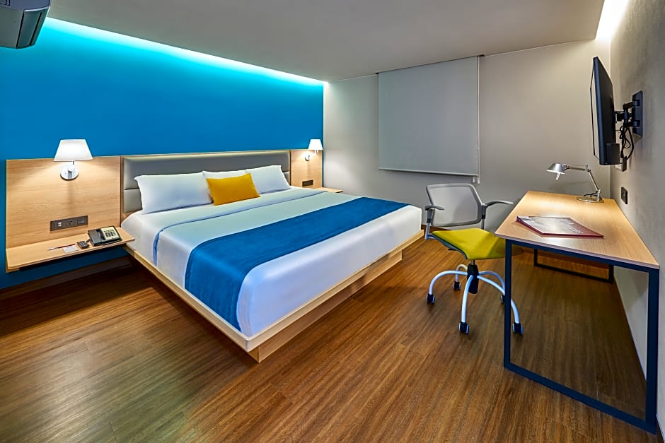 City Express Suites by Marriott Toluca