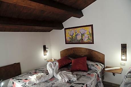 Basic Triple Room