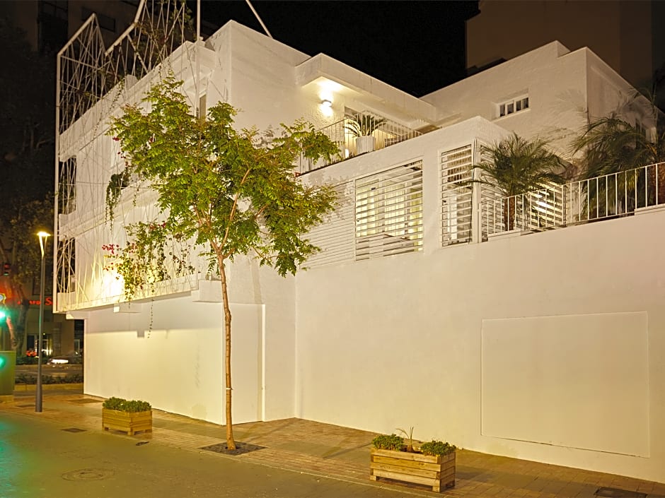 Livescape Soriano Suites