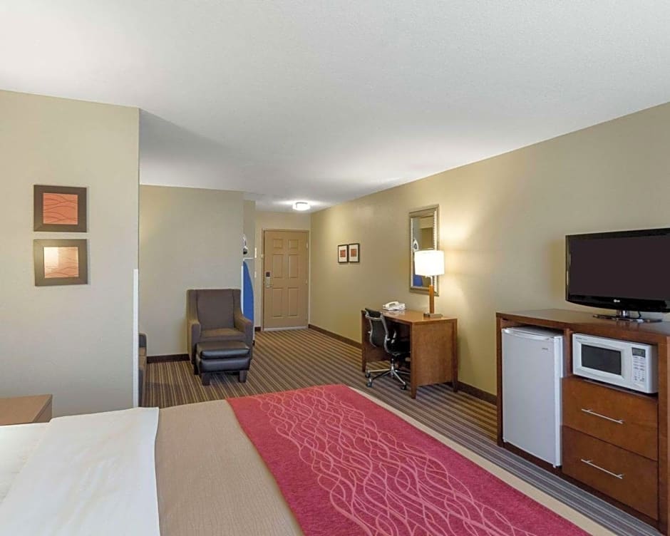 Comfort Inn & Suites Fayetteville-University Area