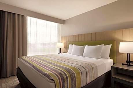 1 King Bed, Nonsmoking